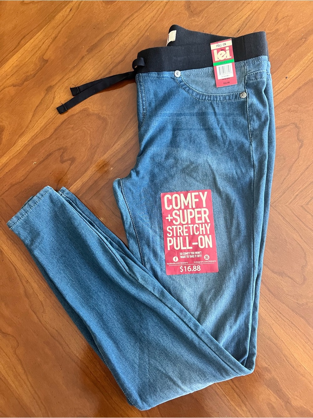 Lei Comfy Super Stretchy Pull-On Women’s/ Juniors Jeans - Blue